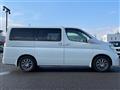 2005 Nissan Elgrand