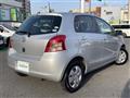 2005 Toyota Vitz