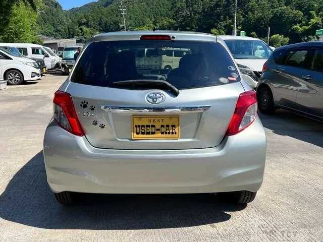 2011 Toyota Vitz