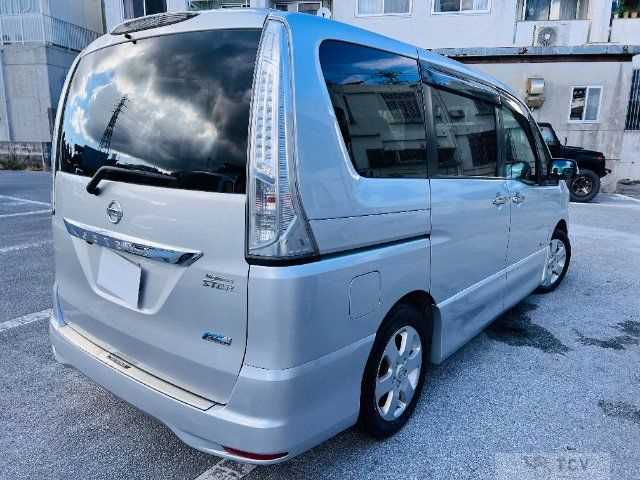 2012 Nissan Serena