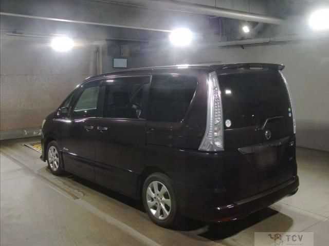 2013 Nissan Serena