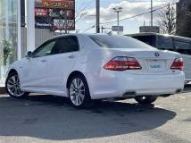 2011 Toyota Crown Hybrid
