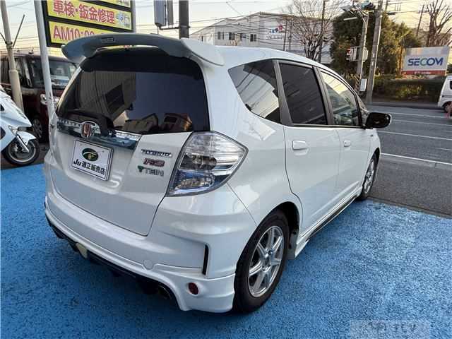 2013 Honda Fit Hybrid