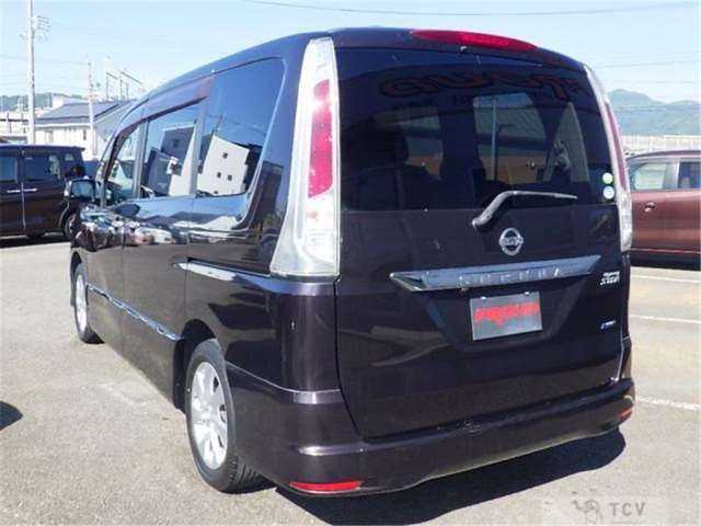 2011 Nissan Serena
