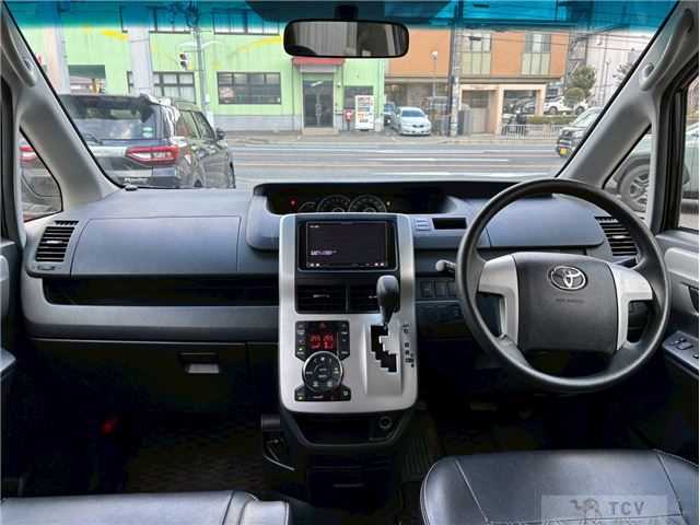 2012 Toyota Voxy