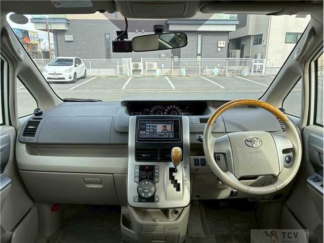 2009 Toyota Noah