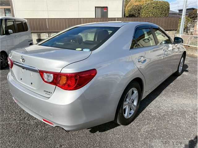 2011 Toyota Mark X