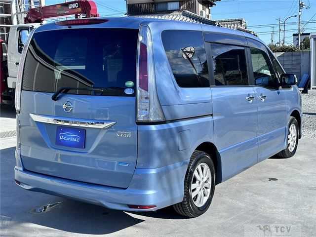 2013 Nissan Serena