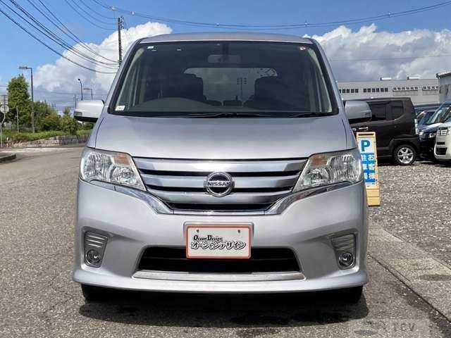 2012 Nissan Serena