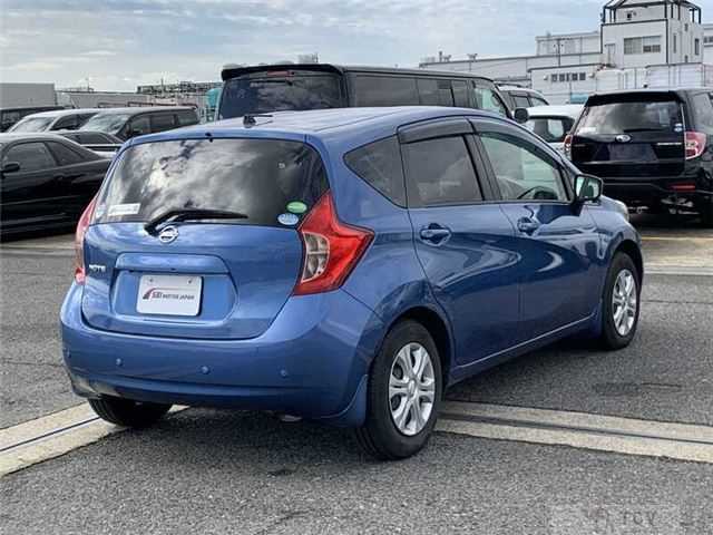 2004 Nissan Note