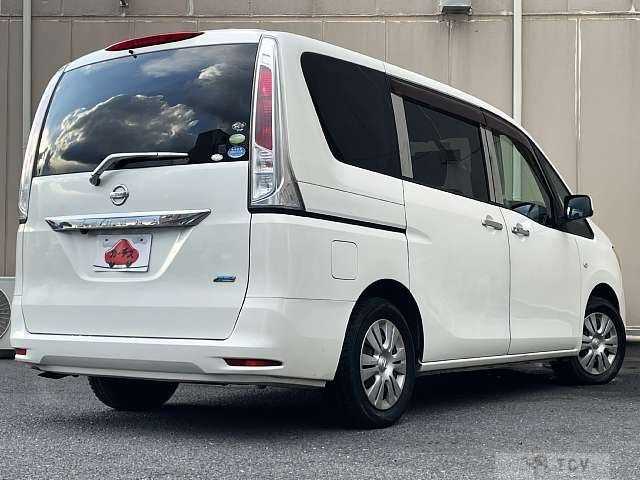 2011 Nissan Serena
