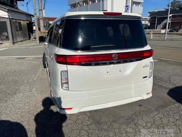2010 Nissan Elgrand