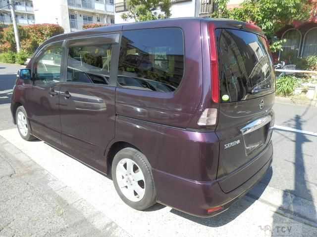 2009 Nissan Serena