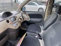 2004 Toyota Sienta