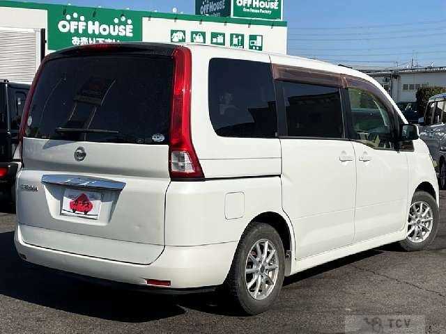 2005 Nissan Serena