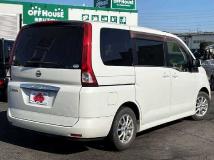 2005 Nissan Serena