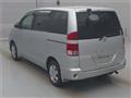2005 Toyota Noah