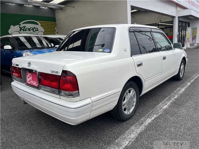 2005 Toyota Crown Sedan
