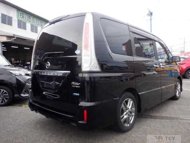 2011 Nissan Serena