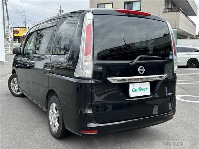 2011 Nissan Serena