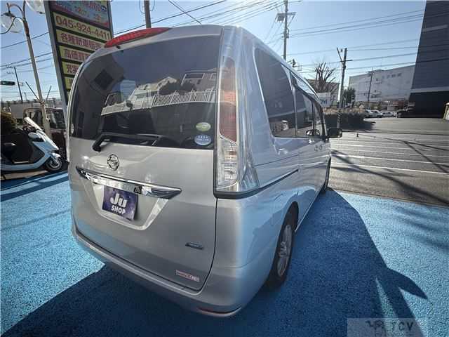2011 Nissan Serena