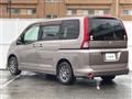 2005 Nissan Serena