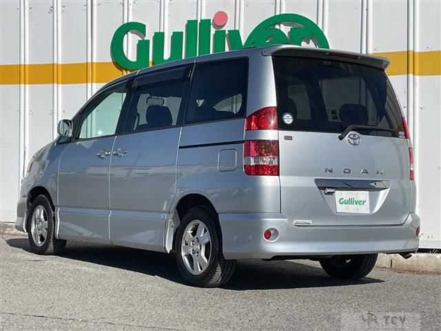 2003 Toyota Noah