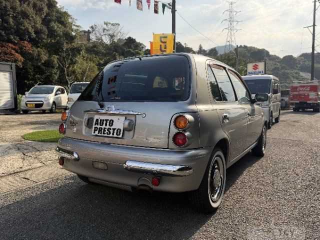 2001 Nissan March