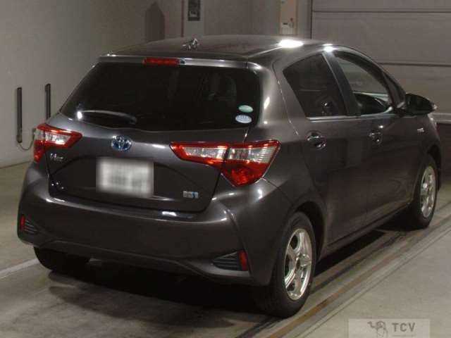 2017 Toyota Vitz