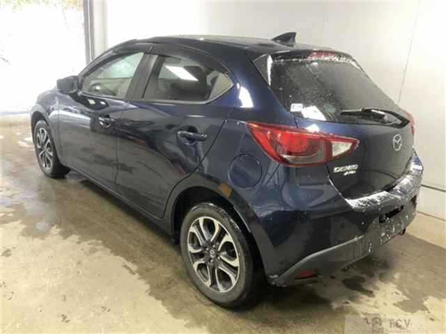 2016 Mazda Demio