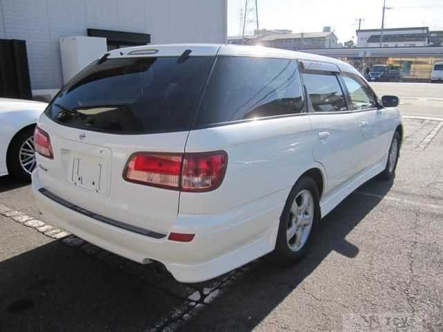 2000 Nissan Avenir