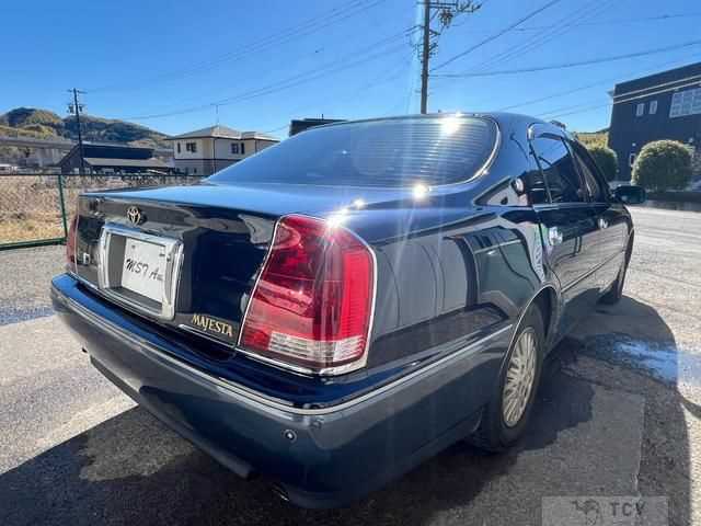 2000 Toyota Crown Majesta