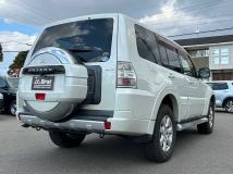 2010 Mitsubishi Pajero