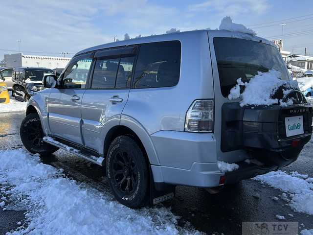2011 Mitsubishi Pajero