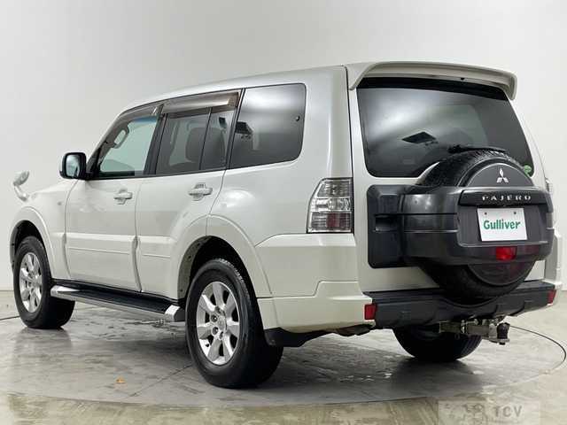 2012 Mitsubishi Pajero
