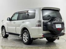 2012 Mitsubishi Pajero