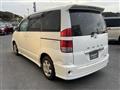 2005 Toyota Noah