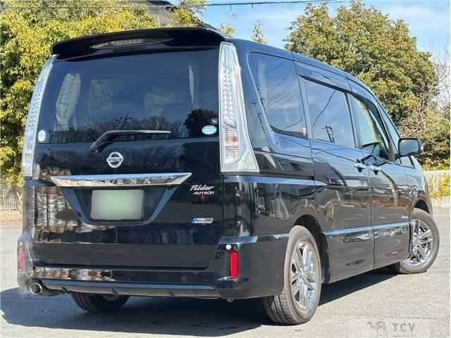 2013 Nissan Serena