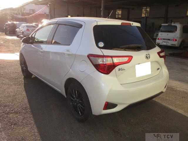 2017 Toyota Vitz