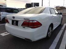 2010 Toyota Crown