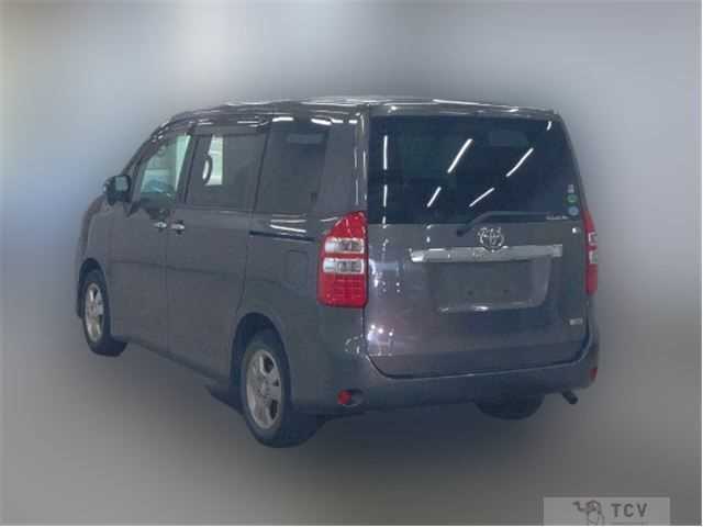2013 Toyota Noah