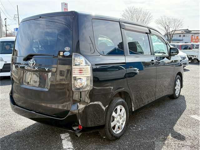 2008 Toyota Voxy