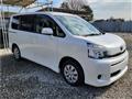 2013 Toyota Voxy