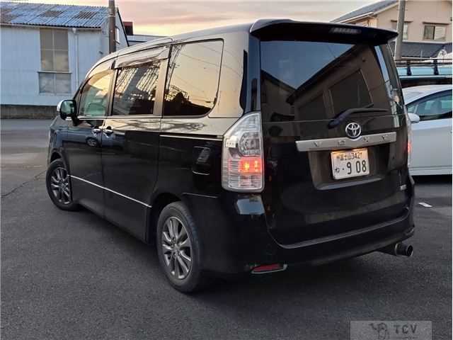 2011 Toyota Voxy