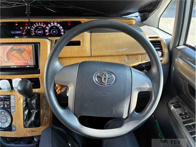 2007 Toyota Voxy