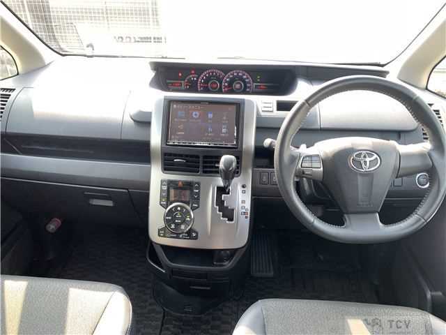2013 Toyota Voxy