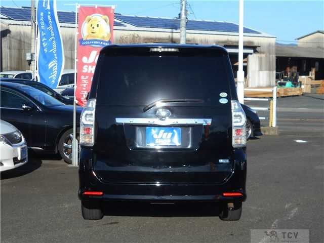 2011 Toyota Voxy