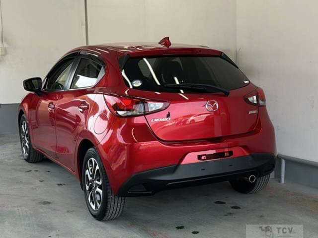 2016 Mazda Demio