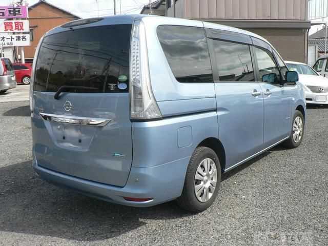 2013 Nissan Serena
