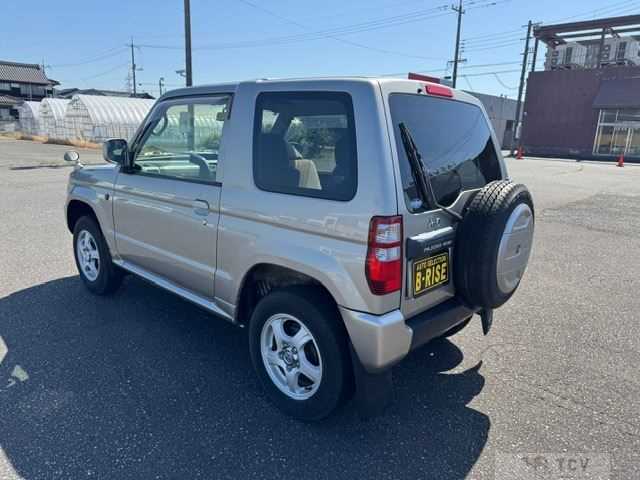 2005 Mitsubishi Pajero Mini